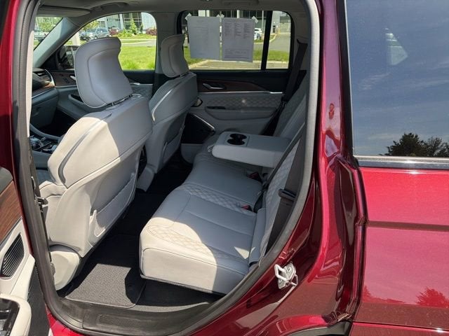 2022 Jeep Grand Cherokee Summit