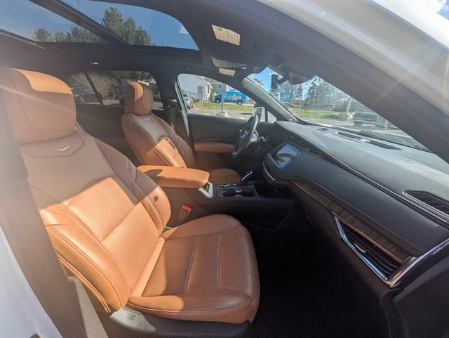 2021 Cadillac XT4 Premium Luxury