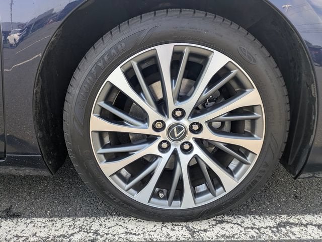 2020 Lexus ES 300h