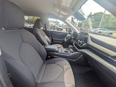 2023 Toyota Highlander LE