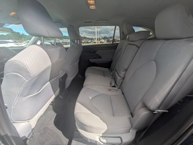 2021 Toyota Highlander LE