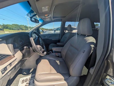 2017 Toyota Sienna XLE