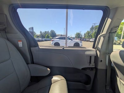 2017 Toyota Sienna XLE