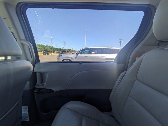 2017 Toyota Sienna XLE