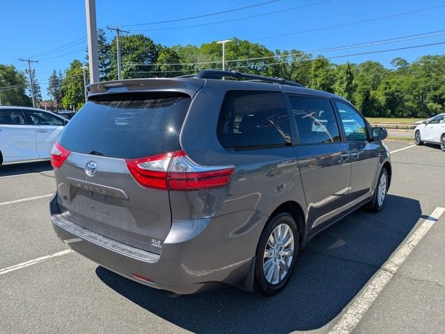 2017 Toyota Sienna XLE