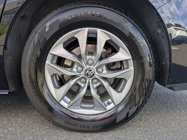 2023 Toyota Sienna LE