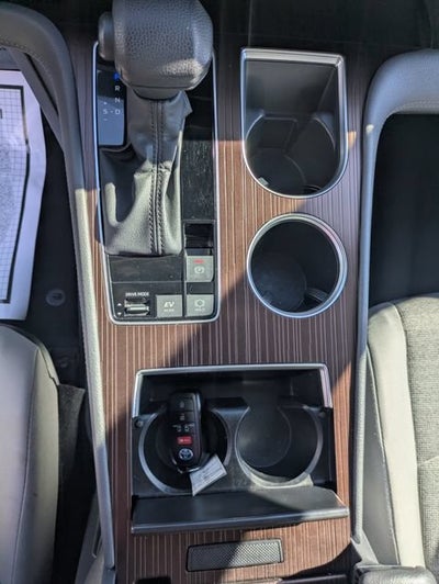 2023 Toyota Sienna LE