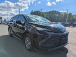 2023 Toyota Sienna LE