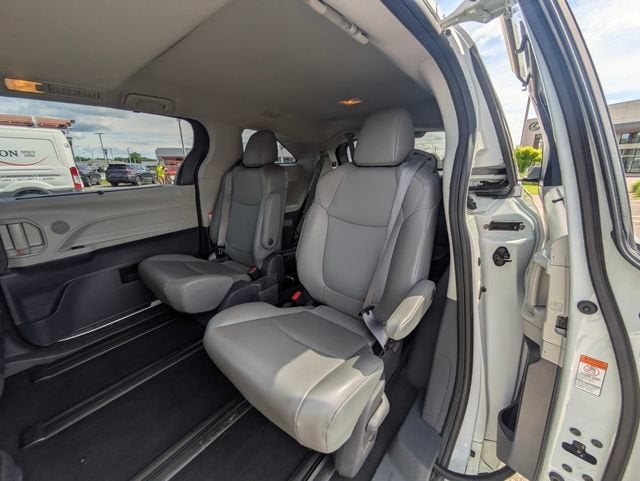 2021 Toyota Sienna XLE
