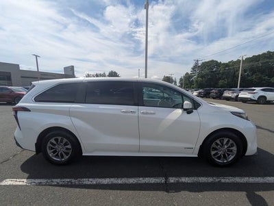 2021 Toyota Sienna XLE