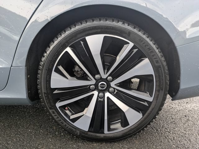 2022 Volvo S60 B5 Momentum