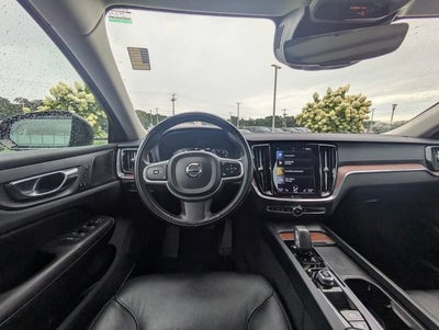 2022 Volvo S60 B5 Momentum