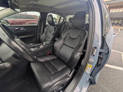 2022 Volvo S60 B5 Momentum