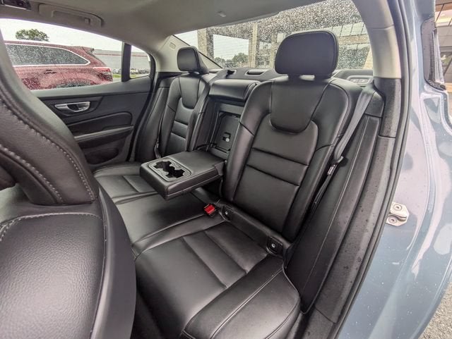 2022 Volvo S60 B5 Momentum