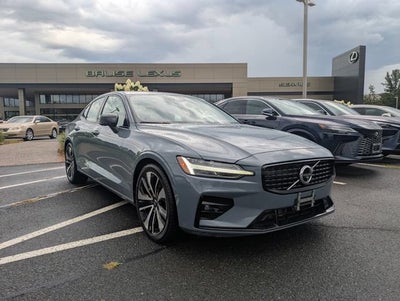 2022 Volvo S60 B5 Momentum