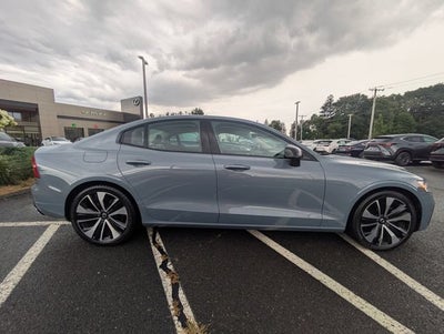 2022 Volvo S60 B5 Momentum