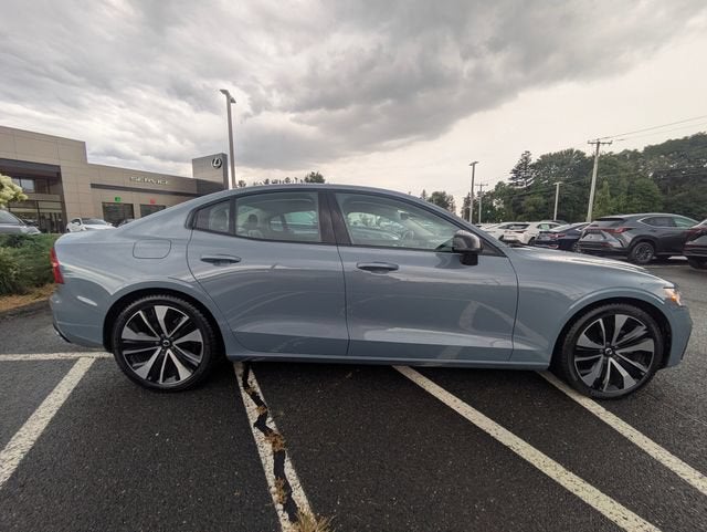 2022 Volvo S60 B5 Momentum