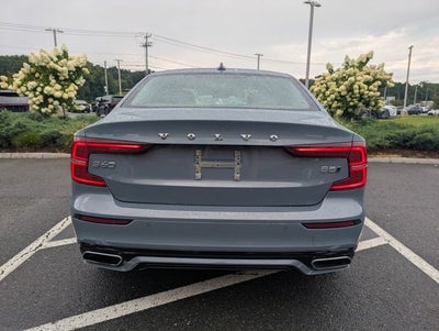 2022 Volvo S60 B5 Momentum