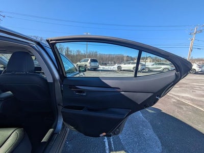 2016 Lexus ES 300h 300h