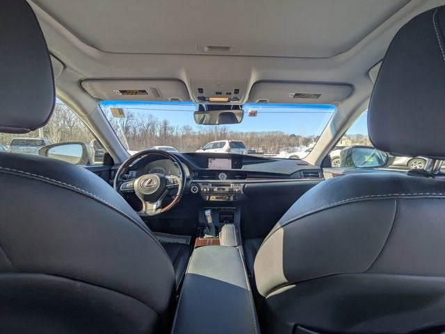 2016 Lexus ES 300h 300h