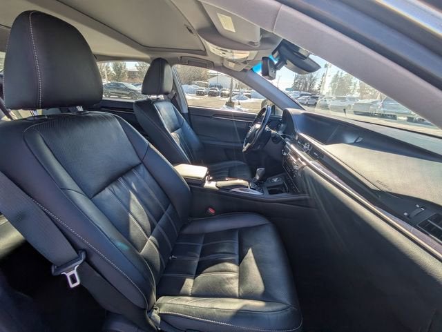 2016 Lexus ES 300h 300h