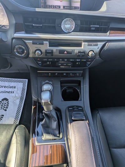 2016 Lexus ES 300h 300h