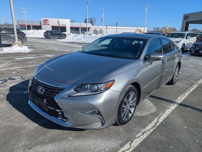 2016 Lexus ES 300h 300h