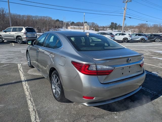 2016 Lexus ES 300h 300h