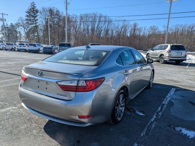 2016 Lexus ES 300h 300h