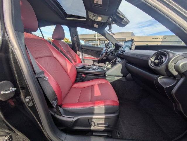 2024 Lexus IS 300