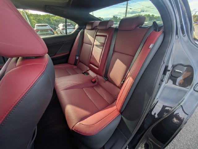 2024 Lexus IS 300