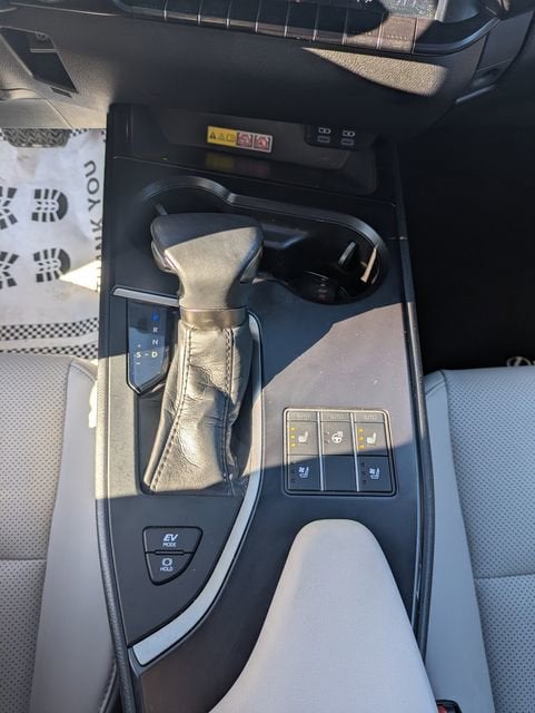 2023 Lexus UX 250h Premium