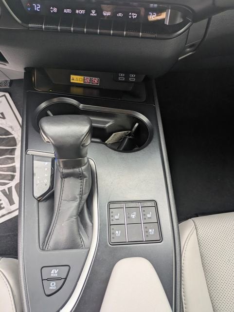 2024 Lexus UX 250h Premium