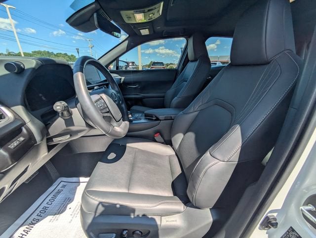 2025 Lexus UX 300h Premium