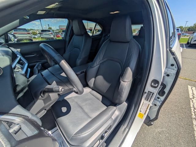 2025 Lexus UX 300h Premium