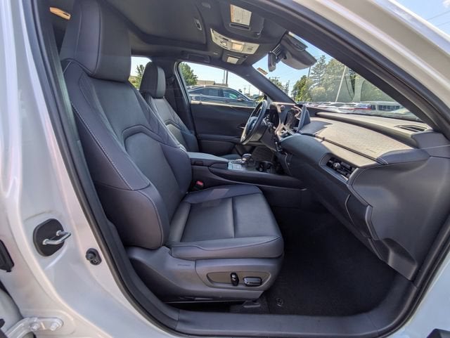 2025 Lexus UX 300h Premium