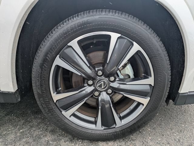 2025 Lexus UX 300h Premium