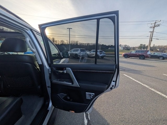 2015 Toyota Land Cruiser Base