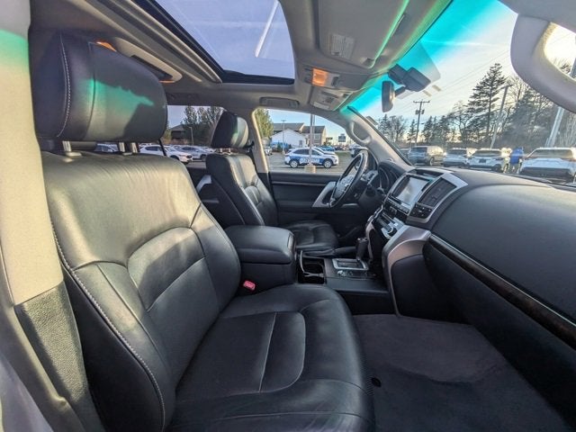 2015 Toyota Land Cruiser Base