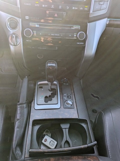 2015 Toyota Land Cruiser Base