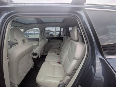 2022 Volvo XC90 Recharge Plug-In Hybrid T8 Inscription 7 Passenger