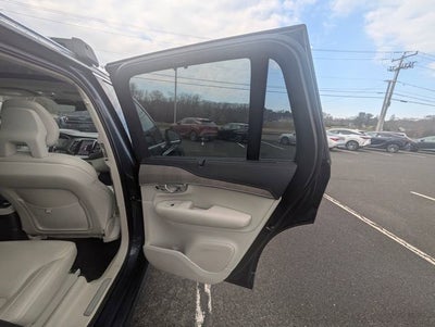 2022 Volvo XC90 Recharge Plug-In Hybrid T8 Inscription 7 Passenger