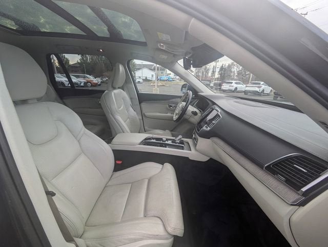 2022 Volvo XC90 Recharge Plug-In Hybrid T8 Inscription 7 Passenger