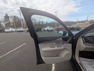 2022 Volvo XC90 Recharge Plug-In Hybrid T8 Inscription 7 Passenger