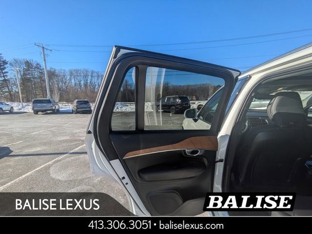 2024 Volvo XC90 B5 Plus