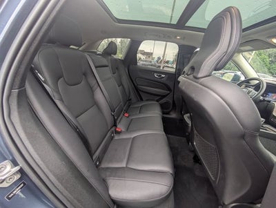 2022 Volvo XC60 B5 Momentum