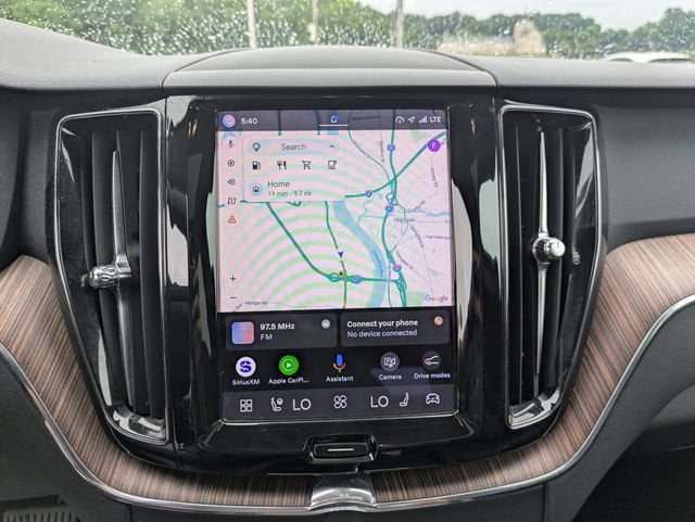 2022 Volvo XC60 B5 Momentum