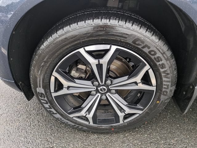 2022 Volvo XC60 B5 Momentum
