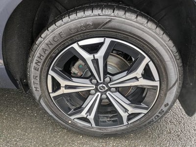 2022 Volvo XC60 B5 Momentum