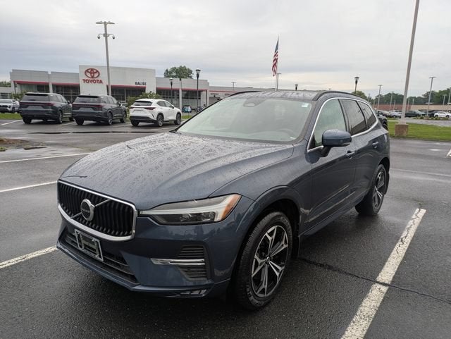 2022 Volvo XC60 B5 Momentum